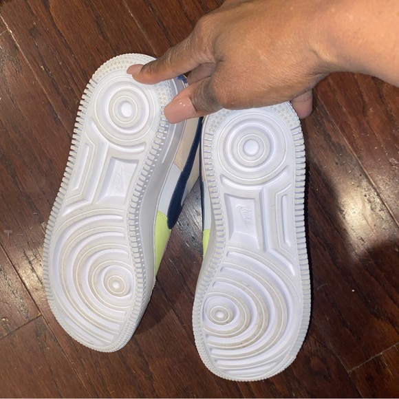 Nike Air Force 1 Shadow Crimson Tint Volt 2020 - Picture 4 of 4